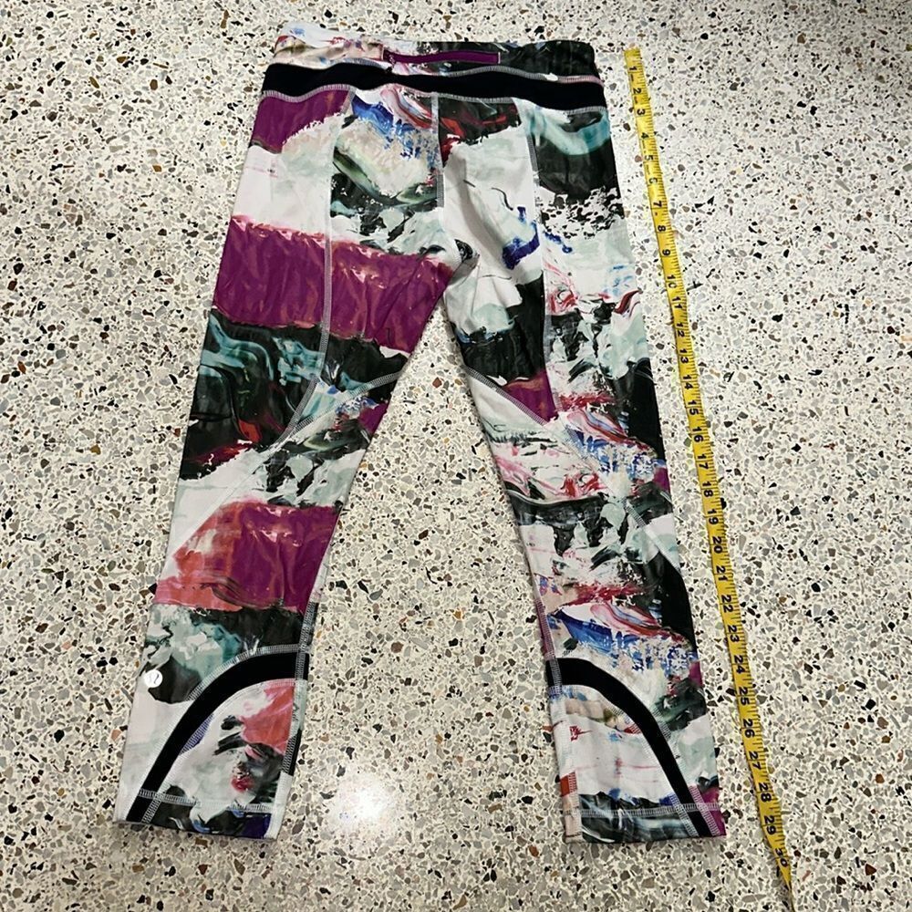 Lululemon crop leggings zipper back magenta print 4